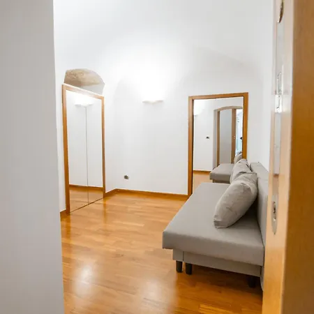 Puti Apartment *
