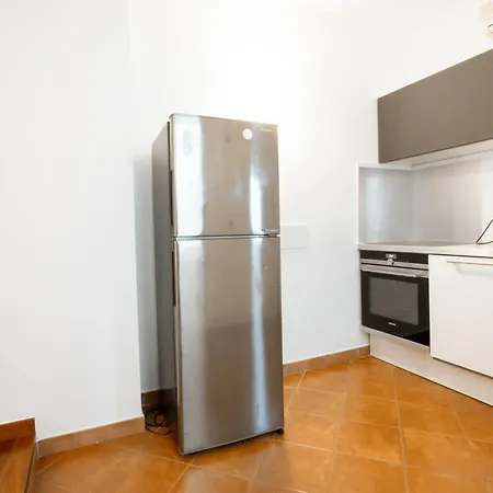 Puti Apartment